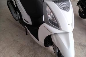 Kymco People GT 300