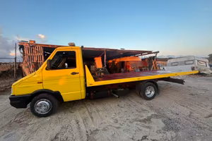 Carroattrezzi Scarrabile patente B pianale 5.10 MT