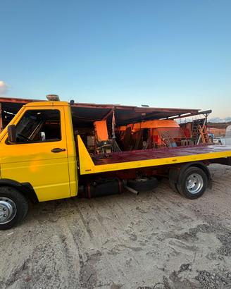 Carroattrezzi Scarrabile patente B pianale 5.10 MT