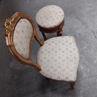 Sedia e sgabello antichi