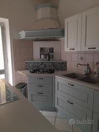 cucina lube bianca e azzurra