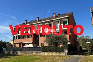 2 LOCALI CON MANSARDA, 2 BOX E CANTINA!!