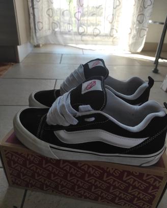 VANS KNU SKOOL