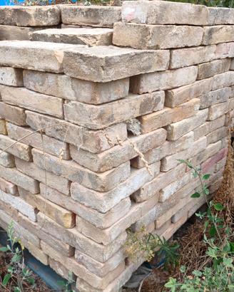 Mattoni pianelle coppi vecchi a 1€