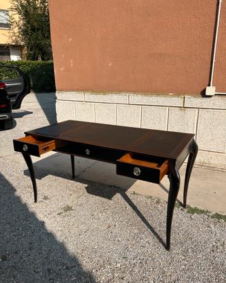 Scrivania in legno nera con cassetti e gambe curve