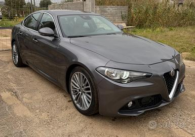 Alfa Romeo Giulia 180cv  AT8
