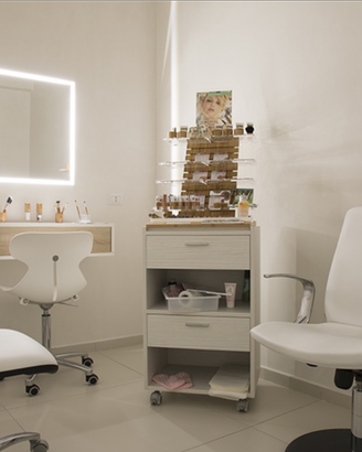 Cabina attrezzata centro estetico e benessere