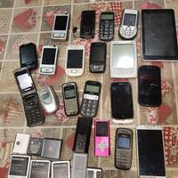 telefoni, batterie, lettori musicali, tablet 