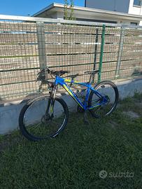 Mountain Bike SPECIALIZED