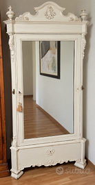 Armadio antico con grande specchio – stile shabby