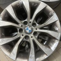 CERCHI BMW DA 17 ERANO MONTATI SU X 1
