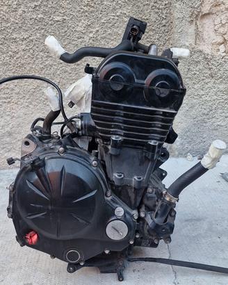 MOTORE KAWASAKI ER650AE  con 50 Mila Km 