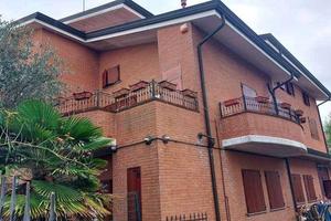 Immobile in asta di 340 m² con 4 locali e box auto