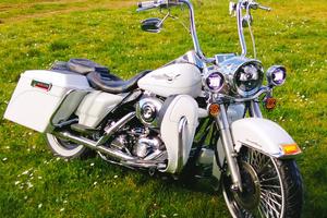 HD ROAD KING WHITE CHICANO