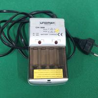 Unomat battery charger + 4 batterie aa energizer u