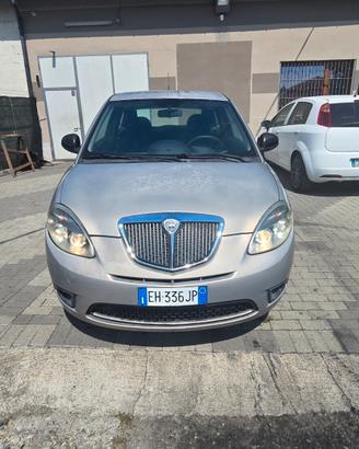 Lancia Ypsilon 1.3 MJT 75 CV Diva