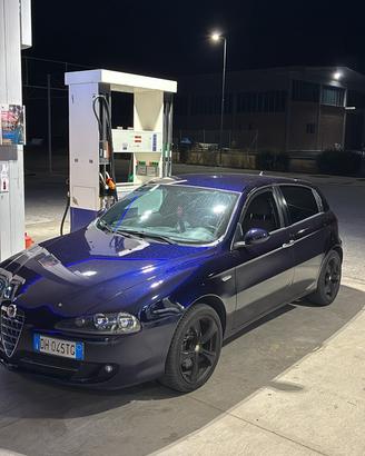 vendi alfa romeo 147