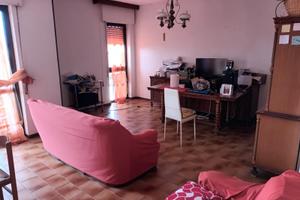 Ampio con cantina e posto auto zona san nicola