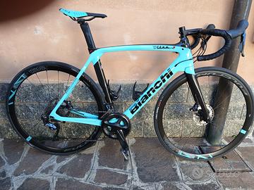 bici corsa bianchi oltre xr3.disco