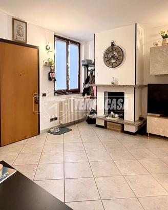 TRILOCALE SU DUE LIVELLI CON BOX