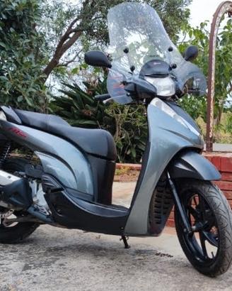 Honda sh 300 sport