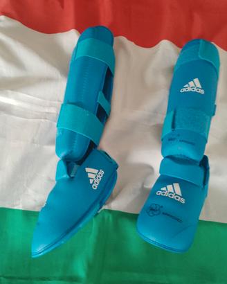 Guantini e parastinchi Adidas