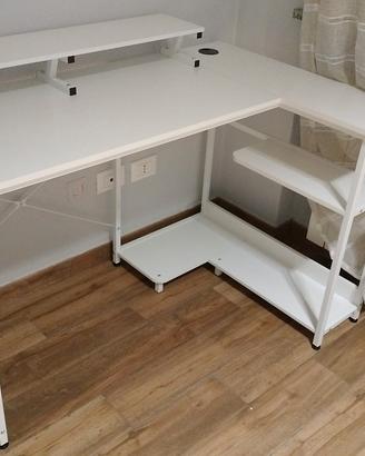 scrivania salva spazio 