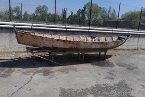 Barca Di Ferro Da Fiume Senza Motore
