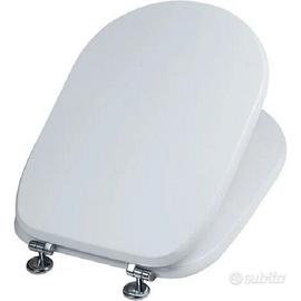 Sedile per WC con finiture in bianco