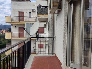 2 LOCALI A GIARDINI NAXOS