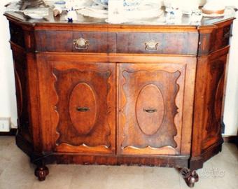 Credenza emiliana dell’Ottocento in patina