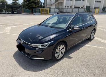 Golf variant 8 2.0 tdi 150 cv