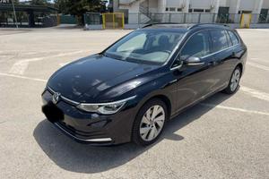 Golf variant 8 2.0 tdi 150 cv