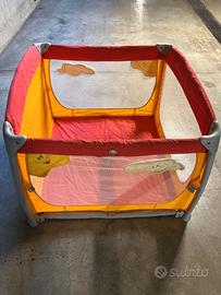 Box per bambini pieghevole rosso e giallo