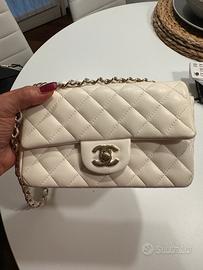 Chanel mini classic