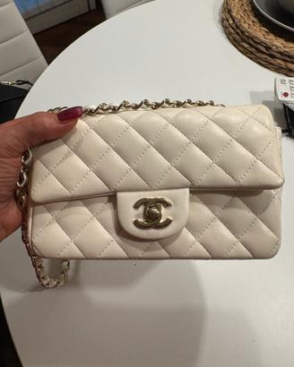 Chanel mini classic