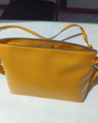 Borsa Motivi gialla effetto pelle – elegante