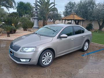 Skoda Octavia 1.6 TDI 105cv 2014