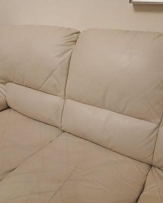 Divano in pelle beige 