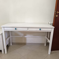 Scrivania Ikea Hemnes