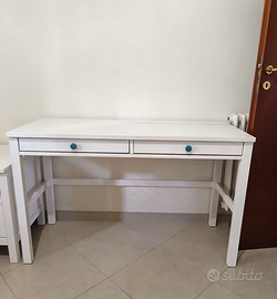 Scrivania Ikea Hemnes