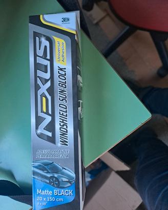 Adesivo Parasole per Auto – Nero Opaco
