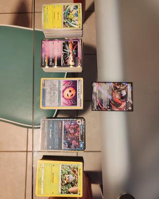 Lotto da 500 carte pokemon più una Ex
