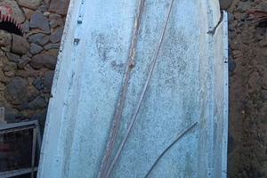 Barca in vetroresina solo scafo da ristrutturare