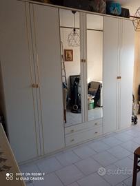 armadio con como' e specchio