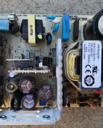 Alimentatore Artesyn NFS110-7601PJ