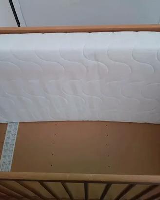 Lettino/culla bimbi/neonati in legno con materasso