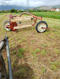 Ranghinatore a pettine trainato