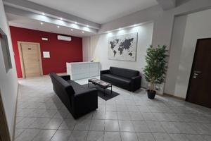 Stanza privata in ufficio coworking