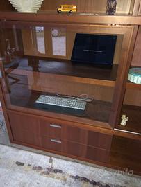 libreria con ripiani